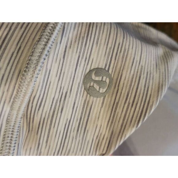 Lululemon Energy Sports Bra Women's Small 32 Grey Space Dye Coral Luxtreme 2022 - Picture 5 of 6